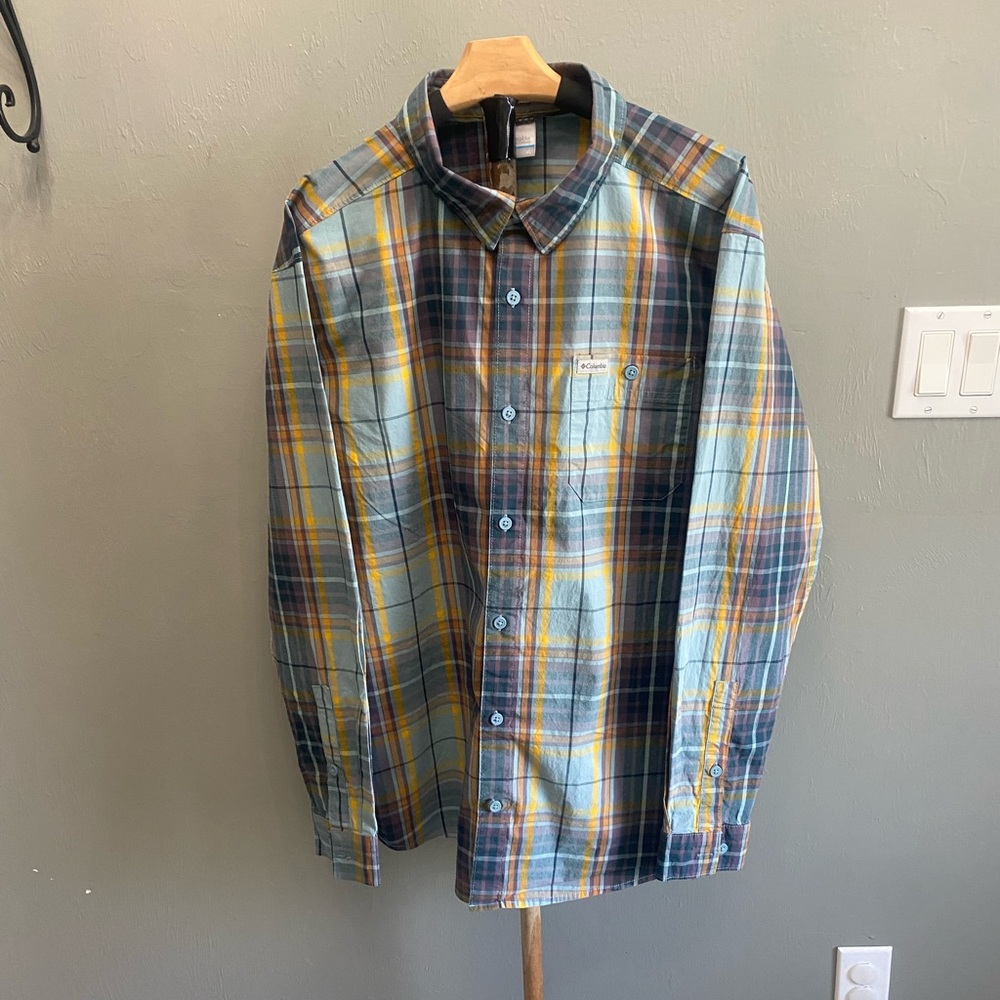 Columbia Men's‎ Multicolor Plaid Button-Down Shirt
